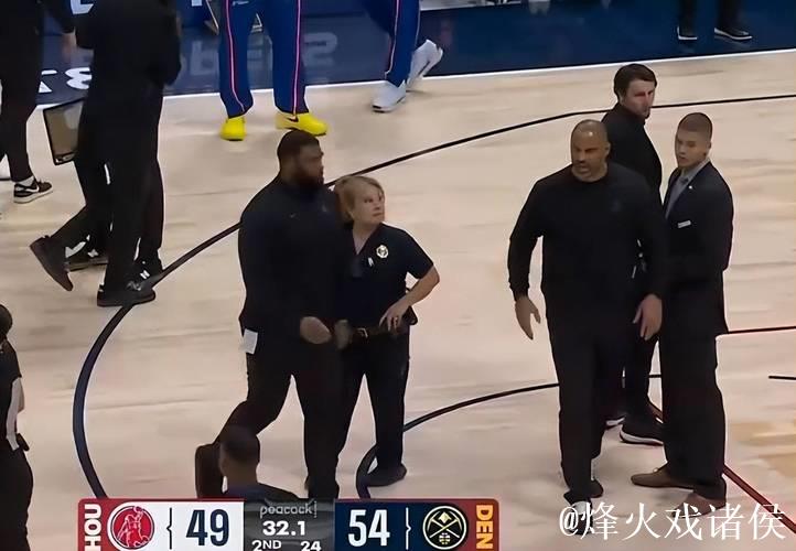 乌度卡:很久以来的最糟糕吹罚,主裁判表现得像追星族 乌度卡:很久以来的最糟糕吹罚,主裁判表现得像追星族