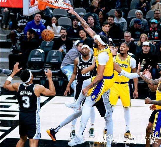 詹姆斯休战浓眉爆发30+11 湖人大胜开拓者止3连败