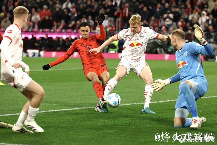 德甲-莱万穆勒齐发力,屈桑斯世界波惊艳,拜仁4-0横扫沃尔夫斯堡 德甲-莱万穆勒齐发力,屈桑斯世界波惊艳,拜仁4-0横扫沃尔夫斯堡